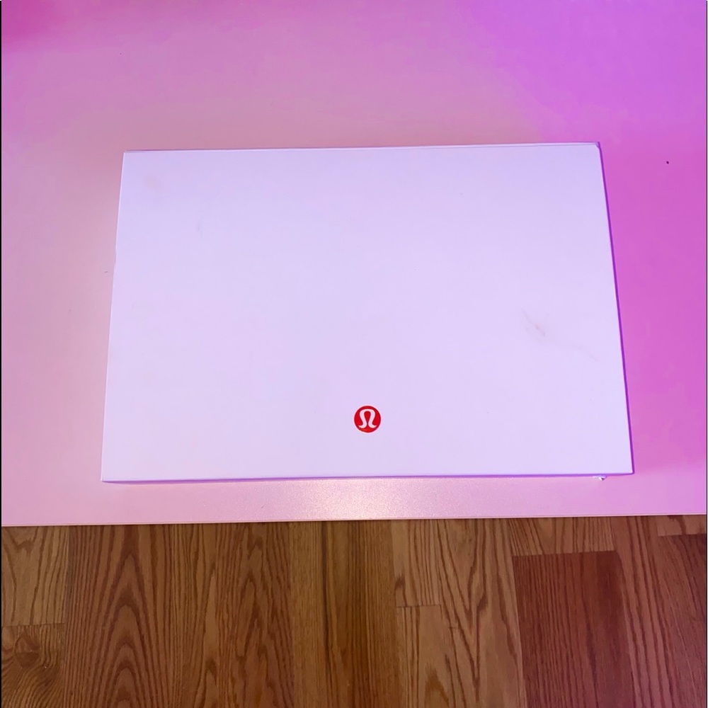 LULULEMON Gift pack! vest, high socks, headband